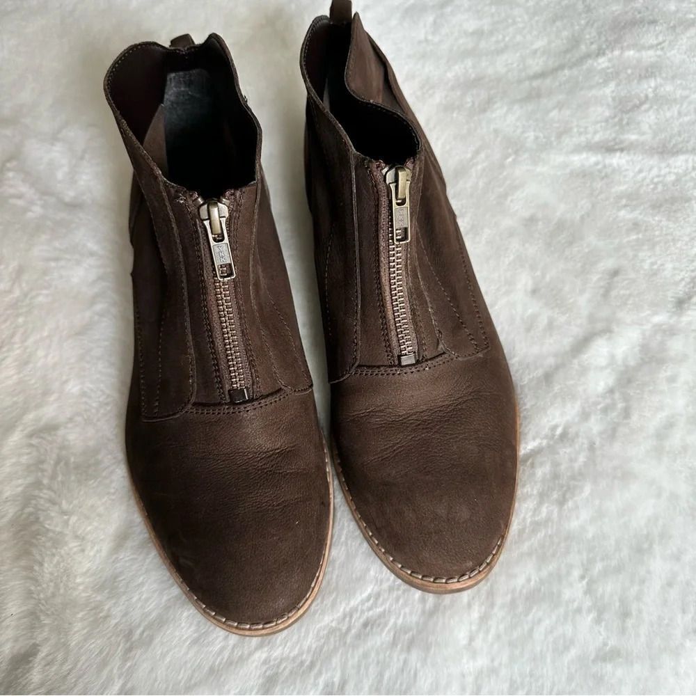 Diba Women’s Brown Ankle Booties Size 10 - Picture 3 of 16